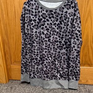 SHEIN Black and Gray Leopard Print Thin Sweatshirt